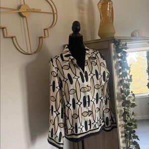 Chic Geometric Button-Up Blouse